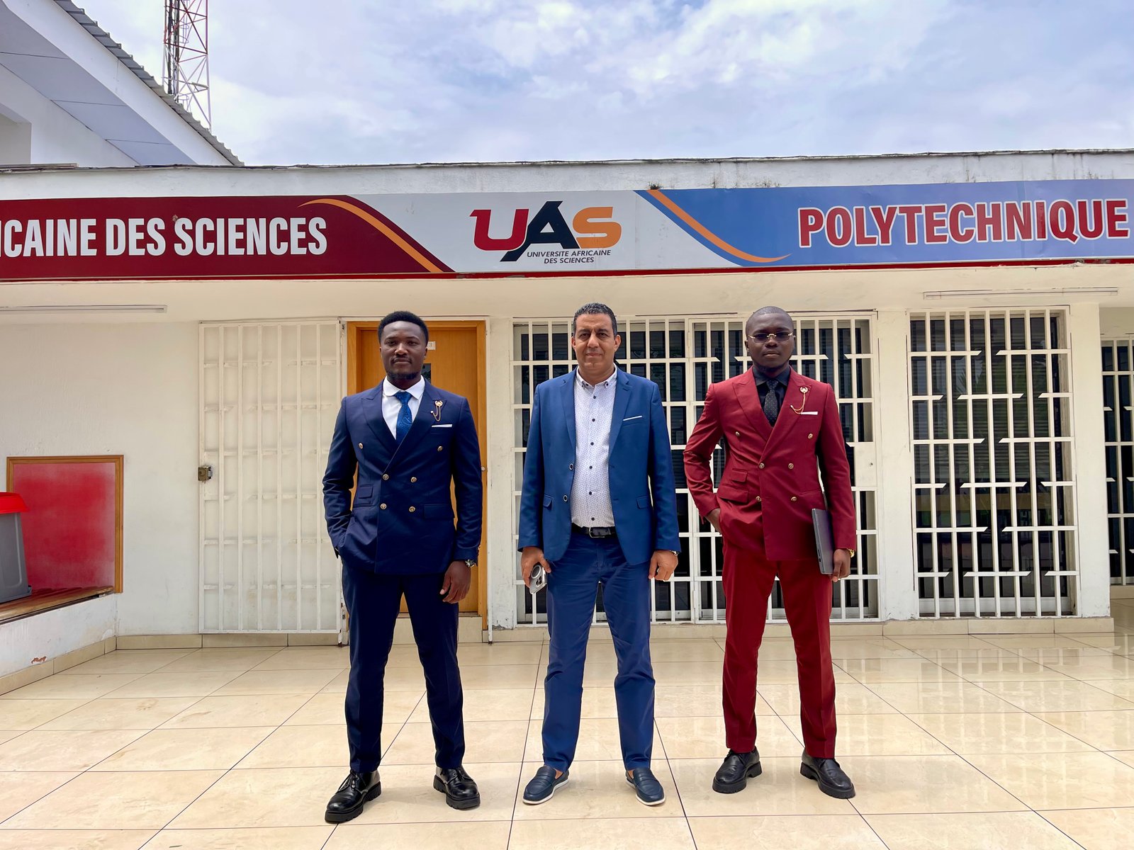 UAS × Coding Enterprise — devant la Polytechnique
